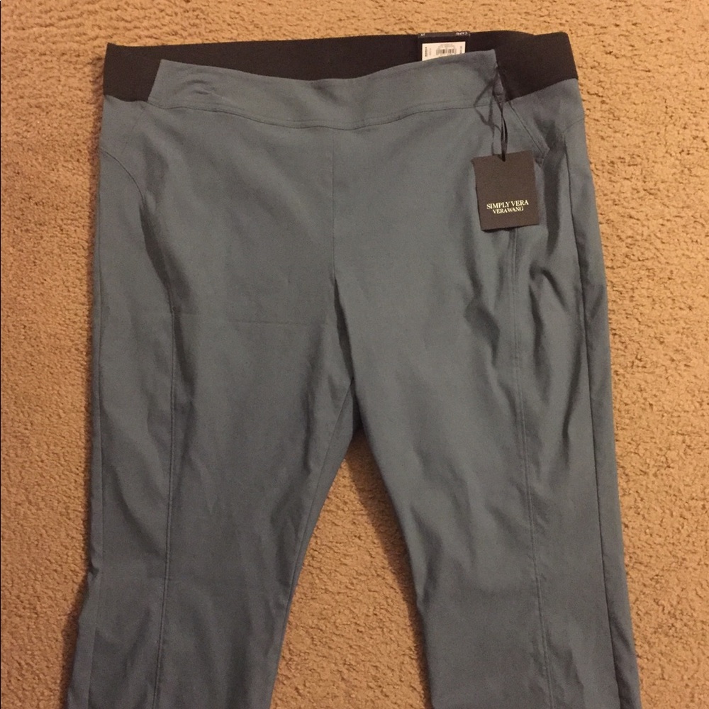 Vera wang capris